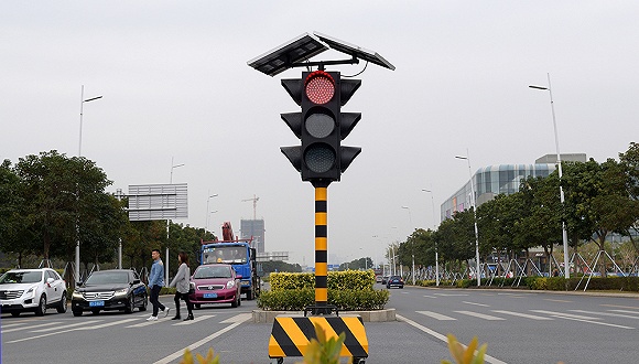 深圳给公交车开绿灯 多个城市实施路口信号公交先行