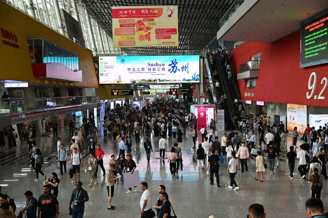 第135届广交会现场亮点纷呈现场热闹非凡