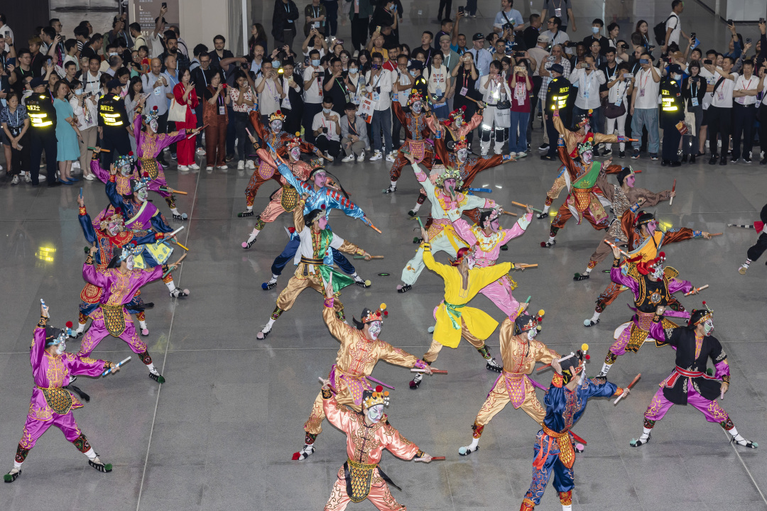 第135届广交会现场亮点纷呈现场热闹非凡