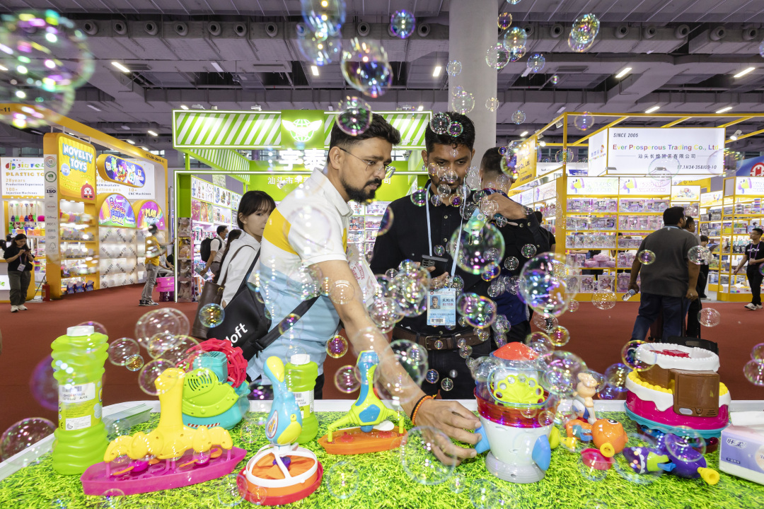 第135届广交会现场亮点纷呈现场热闹非凡